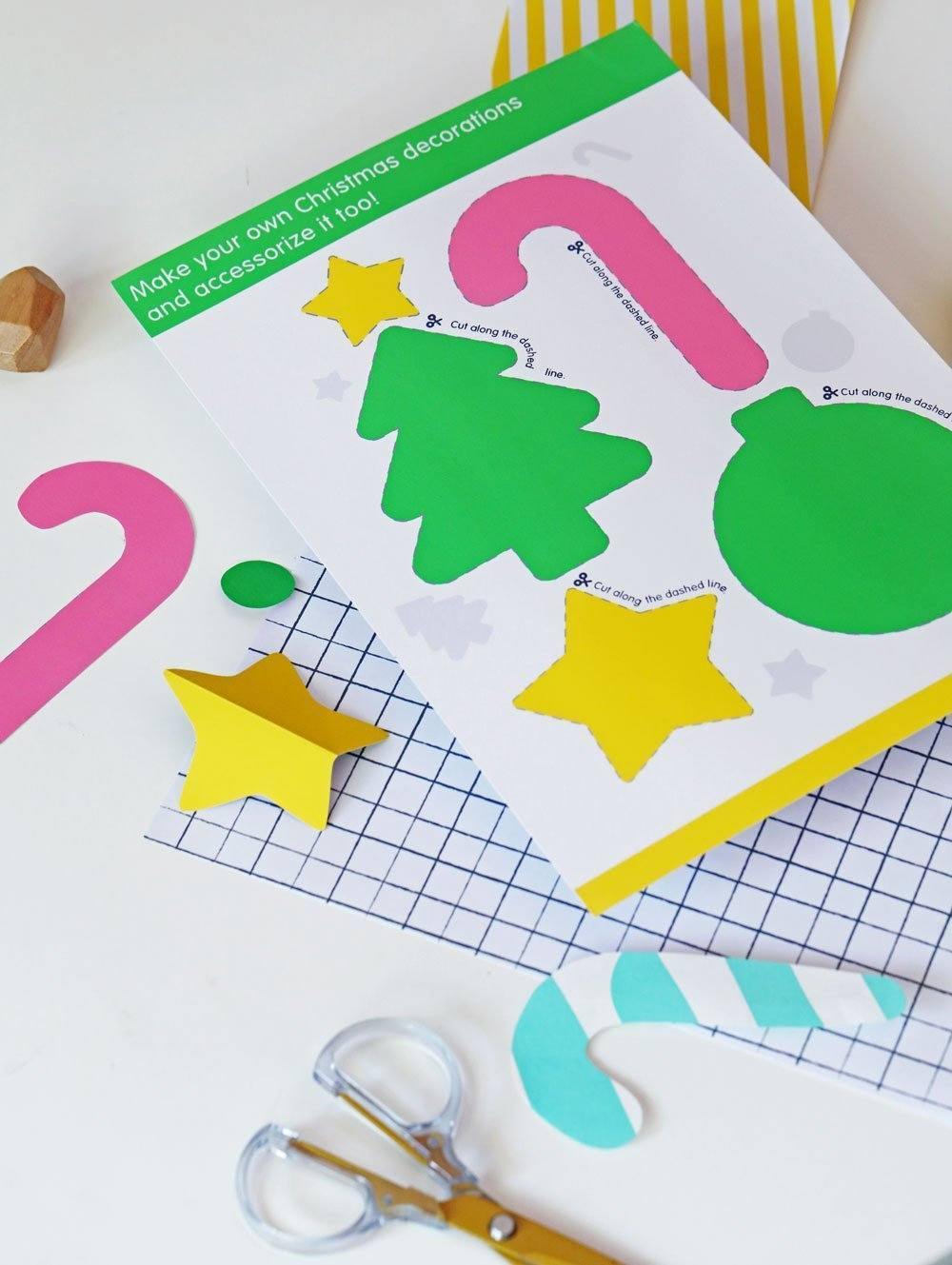 Free Printable: Christmas Ornaments and Reindeer Headdress